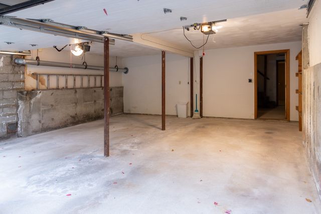 15 Hannan Ridge Rd, Haverhill, MA 01832