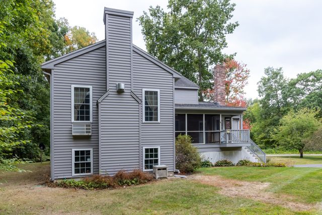 15 Hannan Ridge Rd, Haverhill, MA 01832