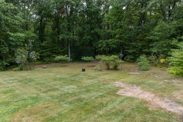 15 Hannan Ridge Rd, Haverhill, MA 01832