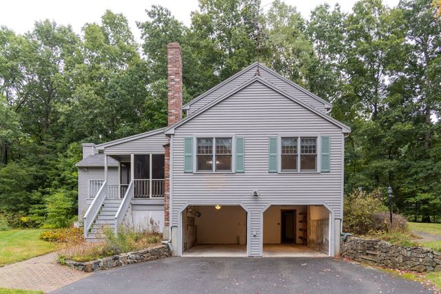 15 Hannan Ridge Rd, Haverhill, MA 01832