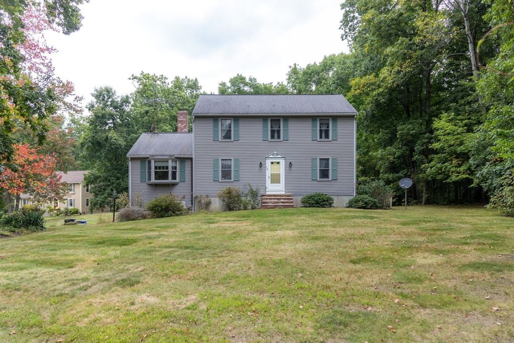15 Hannan Ridge Rd, Haverhill, MA 01832