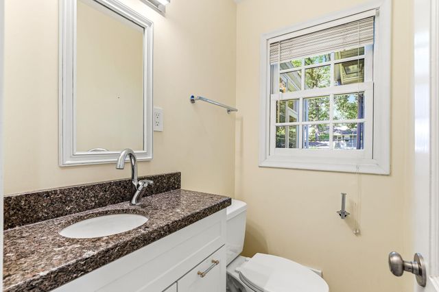 1611 Sumter Avenue N, Golden Valley, MN 55427