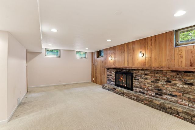 1611 Sumter Avenue N, Golden Valley, MN 55427