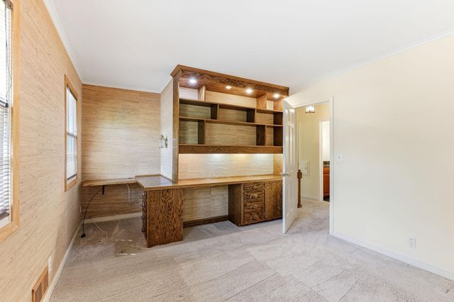 1611 Sumter Avenue N, Golden Valley, MN 55427