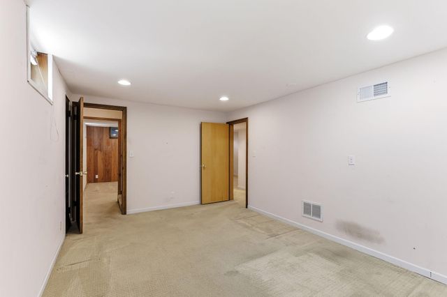 1611 Sumter Avenue N, Golden Valley, MN 55427