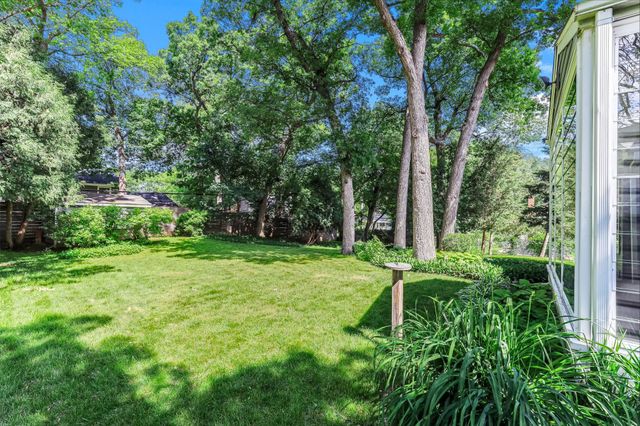 1611 Sumter Avenue N, Golden Valley, MN 55427