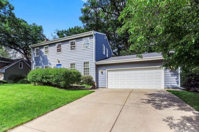 1611 Sumter Avenue N, Golden Valley, MN 55427