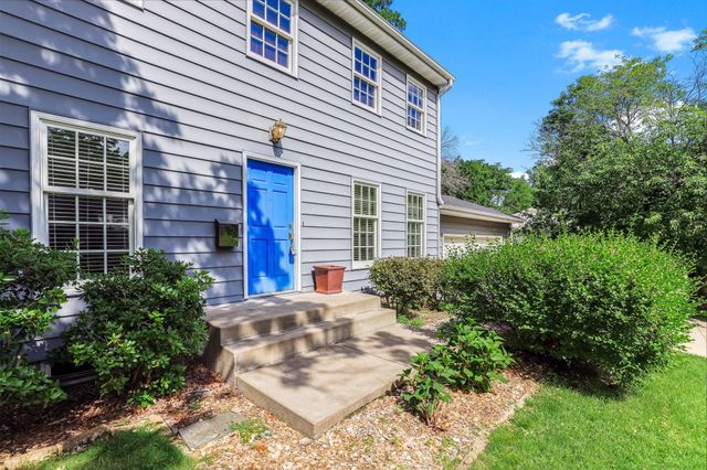 1611 Sumter Avenue N, Golden Valley, MN 55427