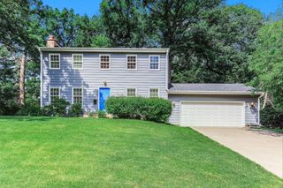 1611 Sumter Avenue N, Golden Valley, MN 55427