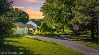 9585 N Eston Road, Independence Charter Township, MI 48348