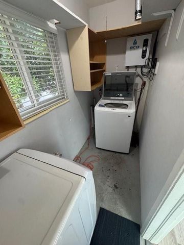 2446 Grant Street, Hollywood, FL 33020