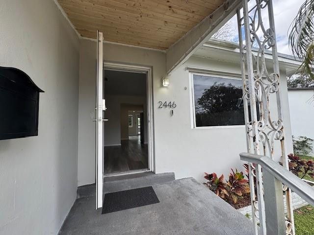 2446 Grant Street, Hollywood, FL 33020