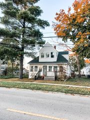 221 E Main Street, Genoa, IL 60135