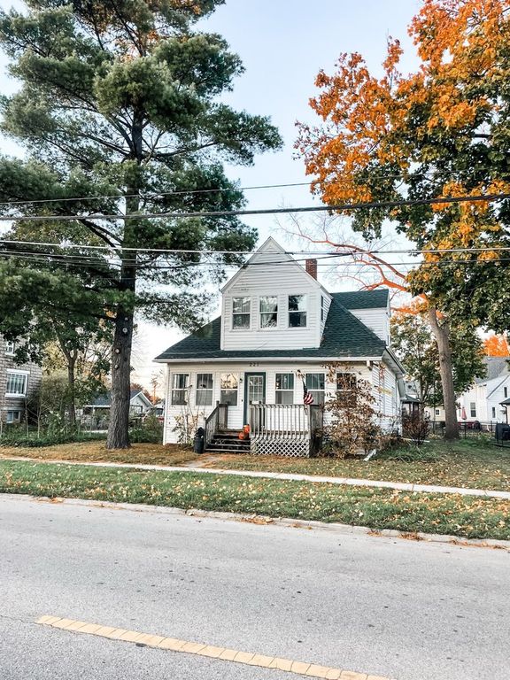 221 E Main Street, Genoa, IL 60135