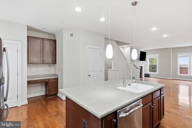 12170 WAVELAND, Fairfax, VA 22033