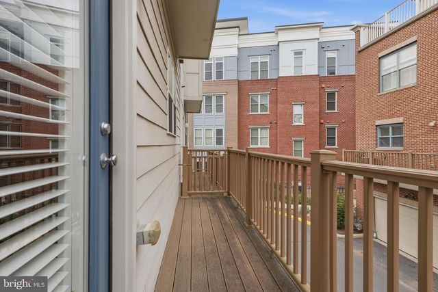 12170 WAVELAND, Fairfax, VA 22033