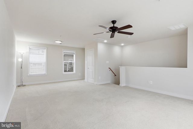12170 WAVELAND, Fairfax, VA 22033