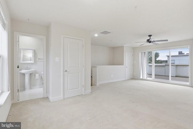 12170 WAVELAND, Fairfax, VA 22033