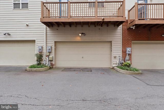 12170 WAVELAND, Fairfax, VA 22033