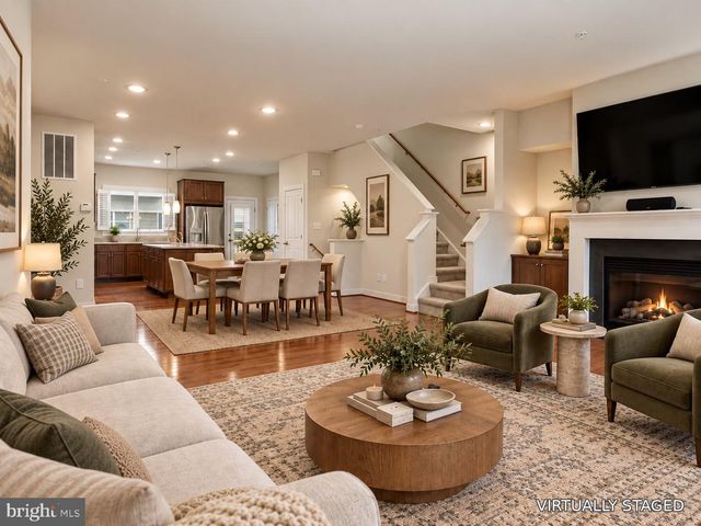 12170 WAVELAND, Fairfax, VA 22033