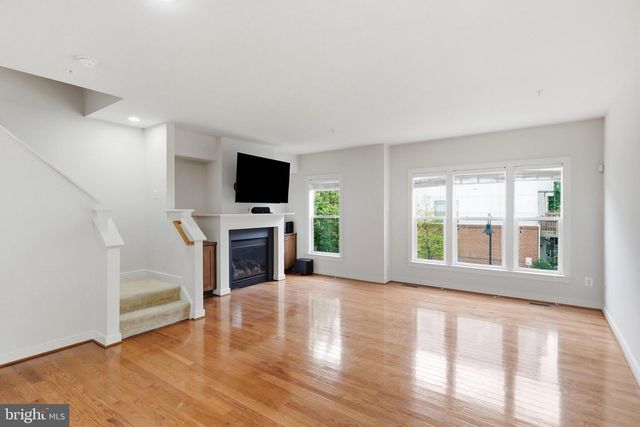 12170 WAVELAND, Fairfax, VA 22033