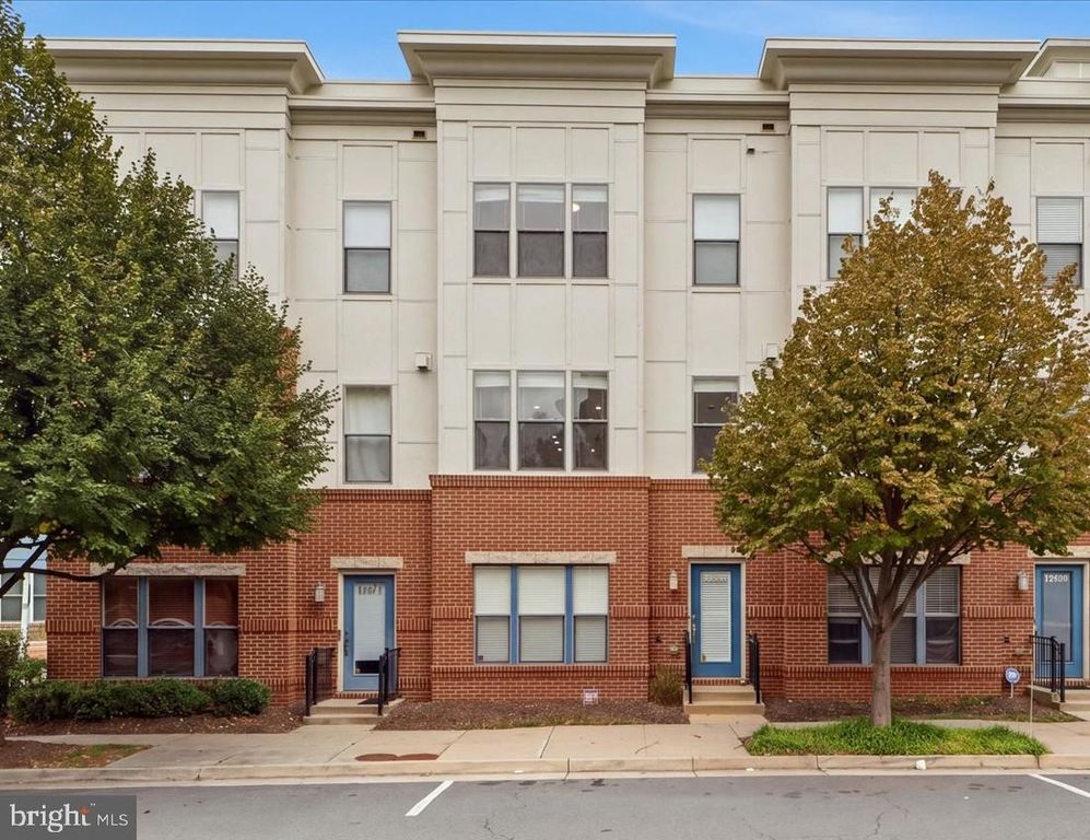 12170 WAVELAND, Fairfax, VA 22033