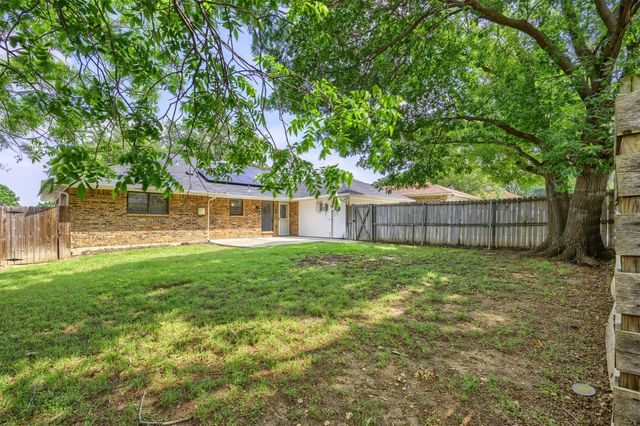 3123 Honeydew Drive, Carrollton, TX 75007