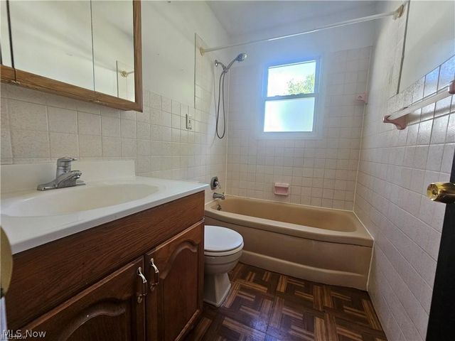 3900 Wetzel Avenue, Cleveland, OH 44109
