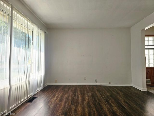 3900 Wetzel Avenue, Cleveland, OH 44109