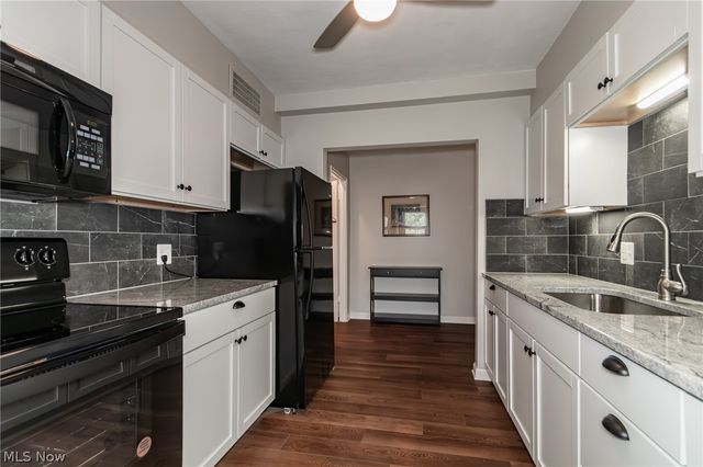 13800 Fairhill Road 419, Cleveland, OH 44120