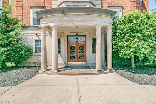 13800 Fairhill Road 419, Cleveland, OH 44120