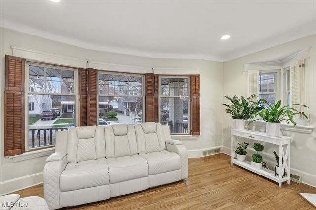 1566 Elbur Avenue, Lakewood, OH 44107