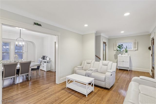 1566 Elbur Avenue, Lakewood, OH 44107