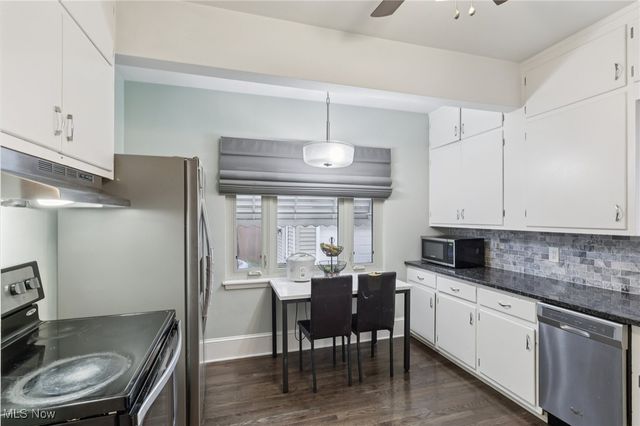 1566 Elbur Avenue, Lakewood, OH 44107