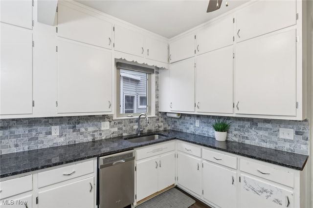 1566 Elbur Avenue, Lakewood, OH 44107