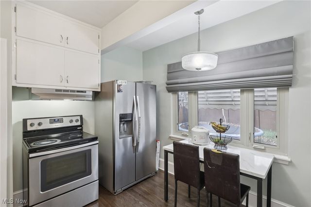 1566 Elbur Avenue, Lakewood, OH 44107