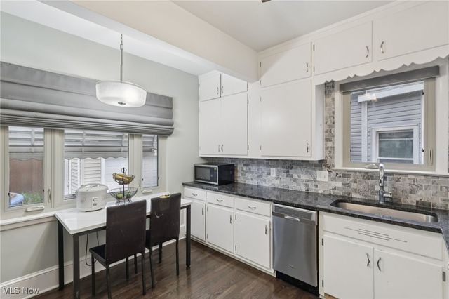 1566 Elbur Avenue, Lakewood, OH 44107