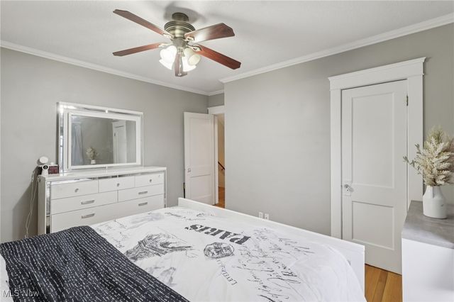 1566 Elbur Avenue, Lakewood, OH 44107