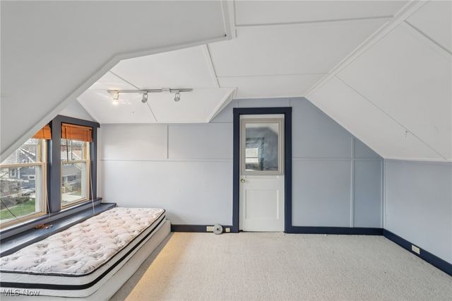 1566 Elbur Avenue, Lakewood, OH 44107