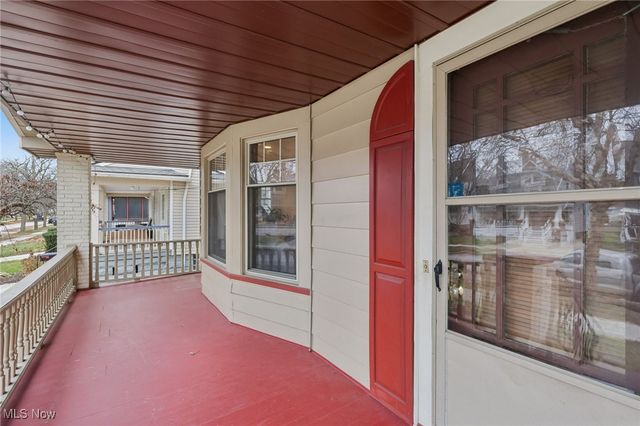 1566 Elbur Avenue, Lakewood, OH 44107