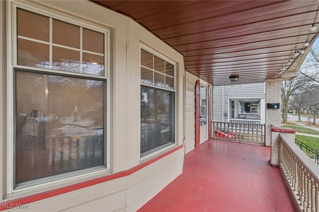 1566 Elbur Avenue, Lakewood, OH 44107