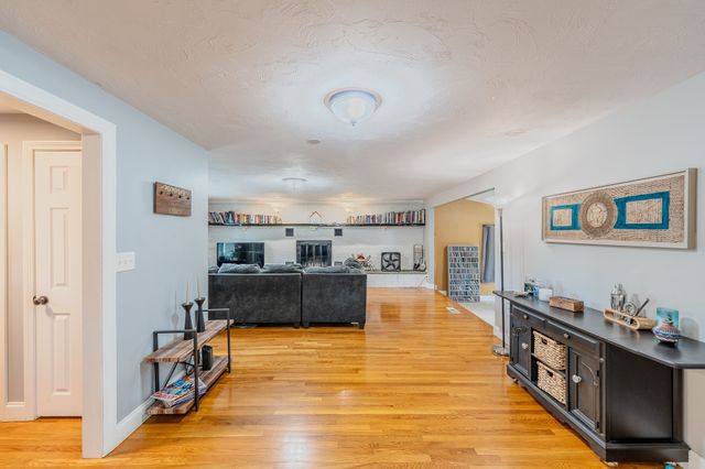 601 East St, Wrentham, MA 02093