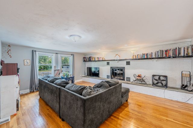 601 East St, Wrentham, MA 02093
