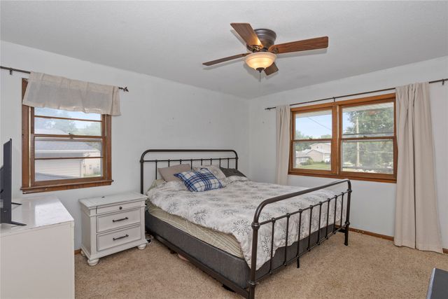 7612 Horton Avenue, Urbandale, IA 50322