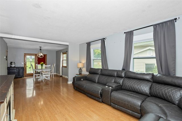 7612 Horton Avenue, Urbandale, IA 50322