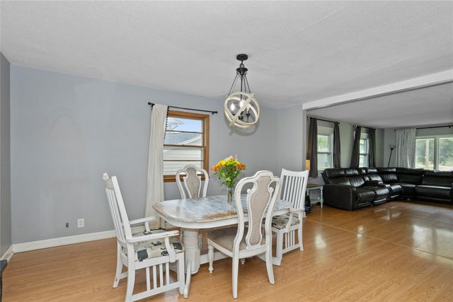 7612 Horton Avenue, Urbandale, IA 50322
