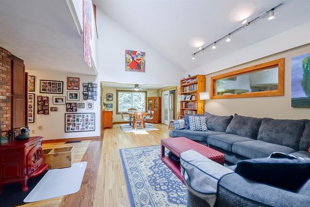 23 Beechwood Road, Hudson, NH 03051