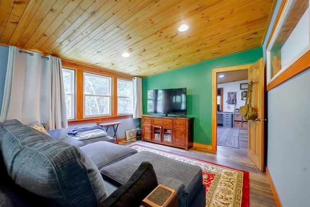 23 Beechwood Road, Hudson, NH 03051