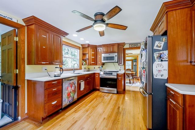 23 Beechwood Road, Hudson, NH 03051