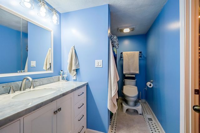 23 Beechwood Road, Hudson, NH 03051